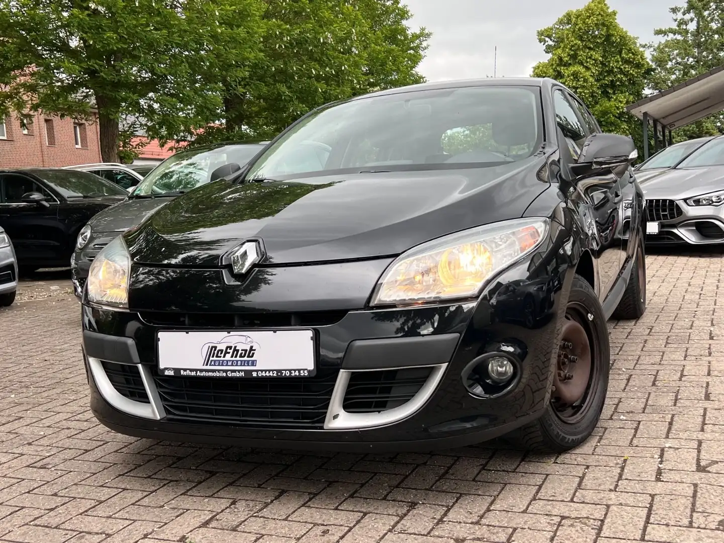 Renault Megane III Lim. 5-trg. Tomtom Edition 2.Hand Schwarz - 1