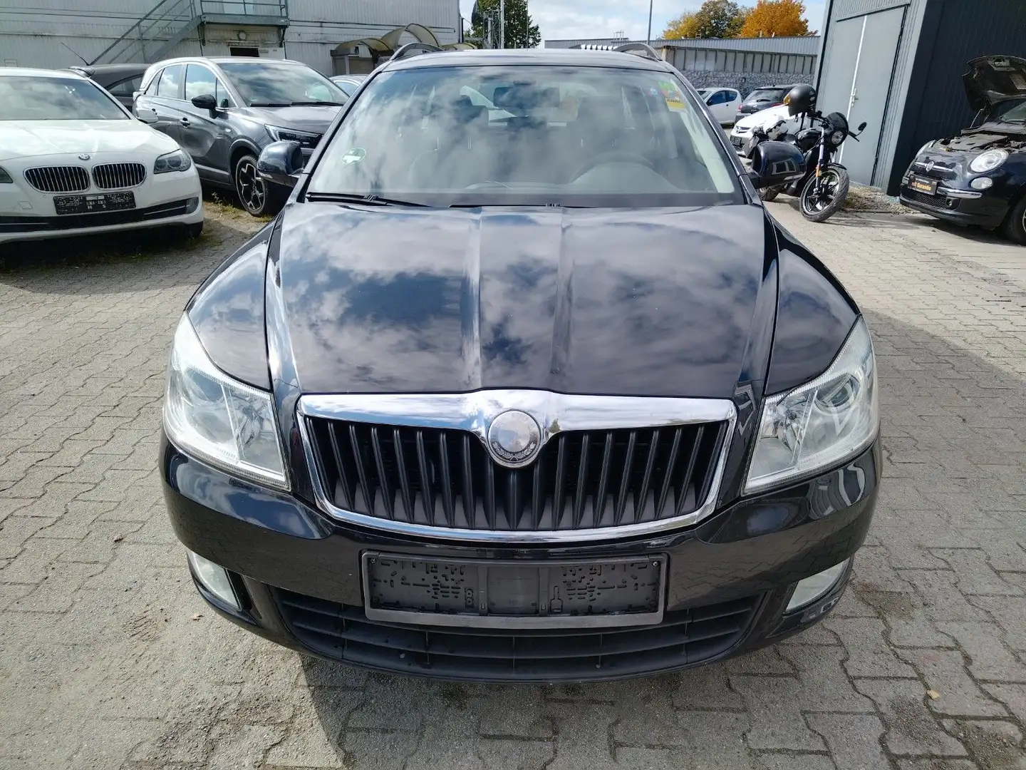 Skoda Octavia Combi 1.6 TDI GreenLine+KLIMA+SHZ+PDC Schwarz - 2