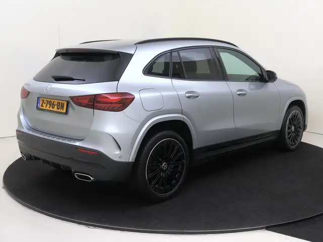 Mercedes-Benz Gla view 4