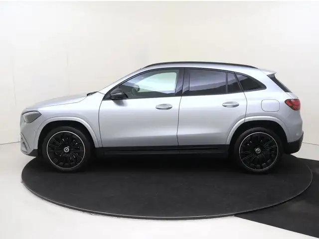 Mercedes-Benz Gla view 8