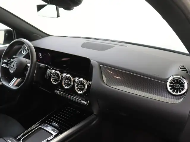 Mercedes-Benz Gla view 5
