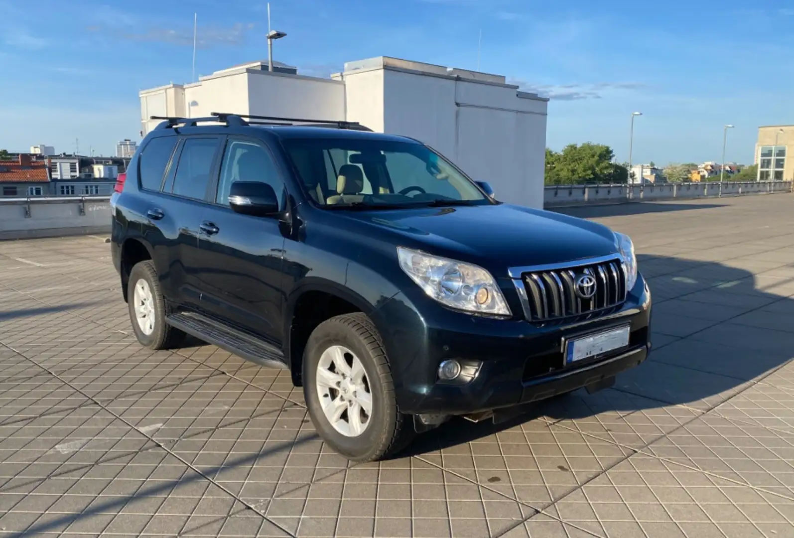 Toyota Land Cruiser 3.0 D-4D  AutomatikLederVOLL Schwarz - 1