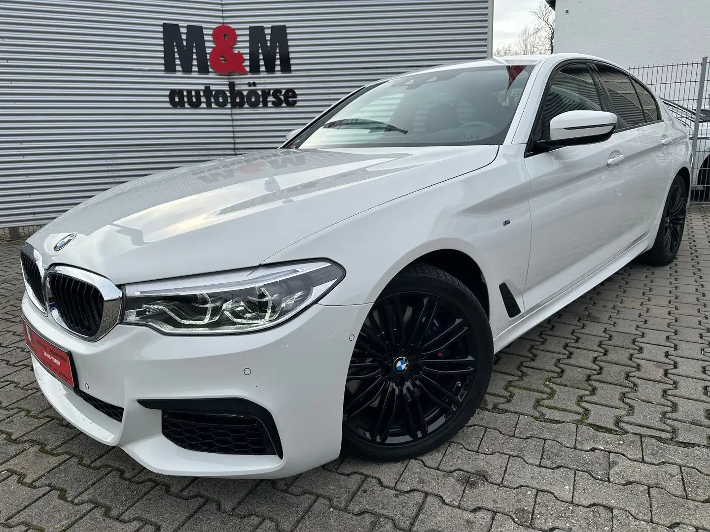 BMW 540 d xD M-Sport Harman-Kardon/ACC/HuD/Alcantara Weiß - 1