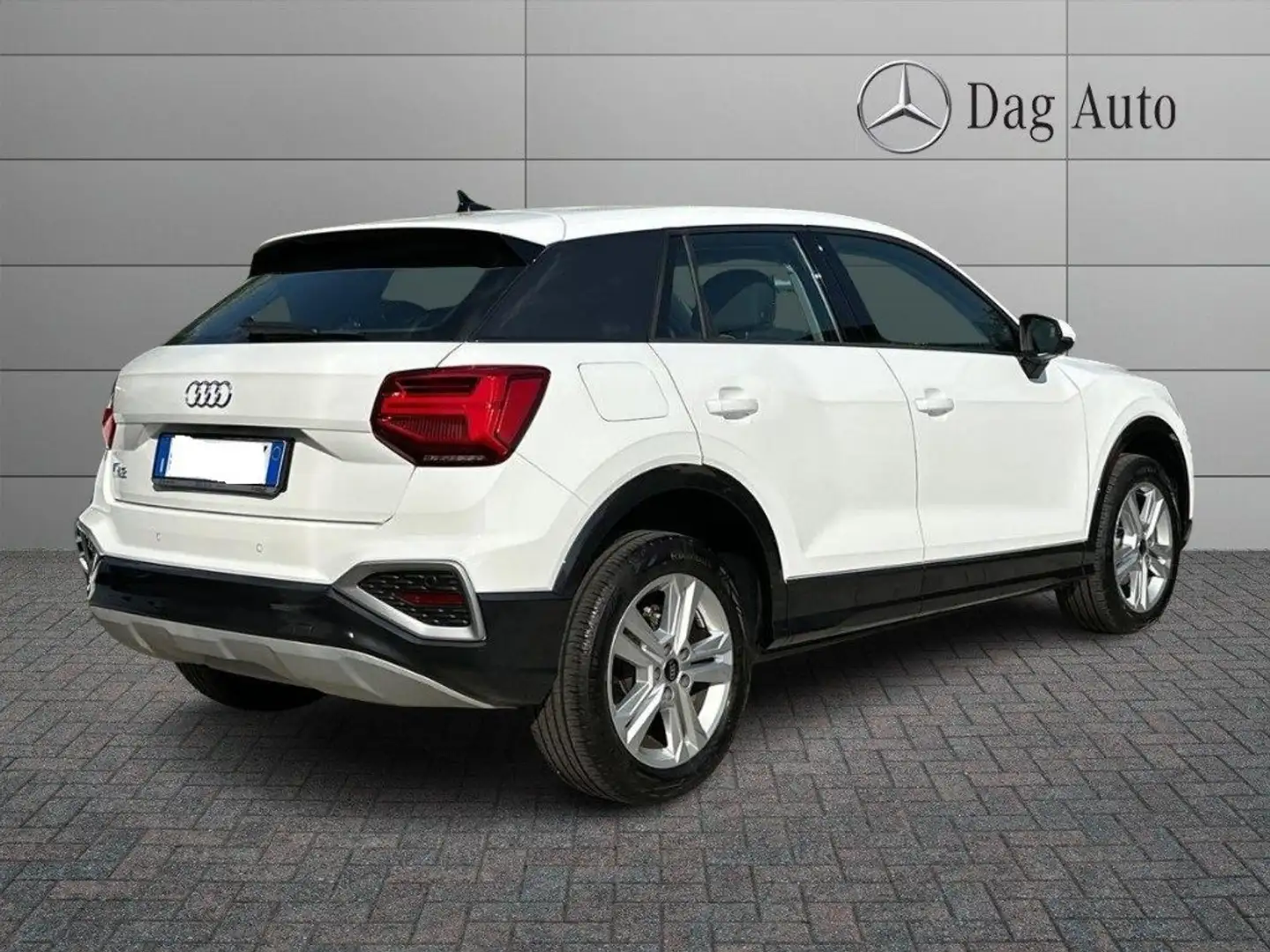 Audi Q2 35 TFSI S tronic Business Weiß - 2