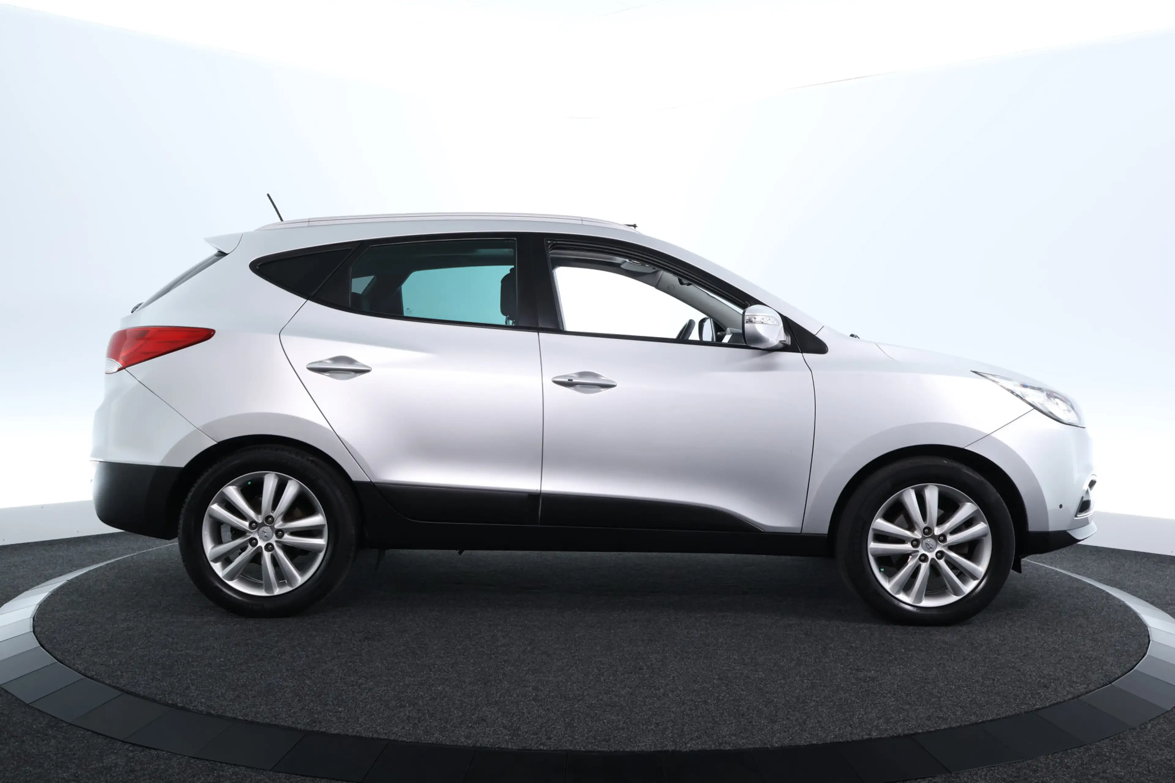Hyundai iX35 2.0 CRDi HP 4WD i-Catcher |PANO|CARPLAY|CAMERA|CRU — photo 4