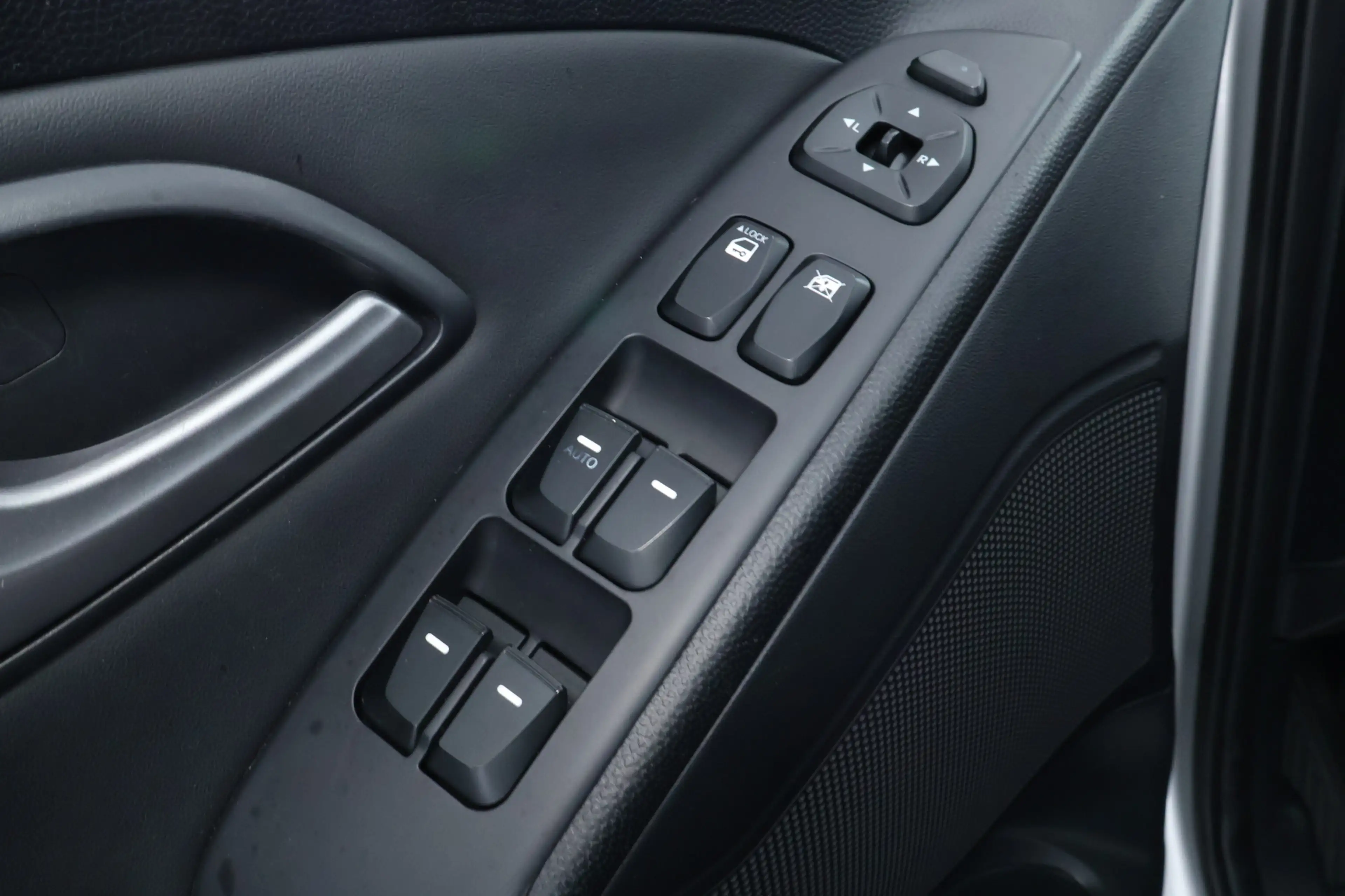 Hyundai iX35 2.0 CRDi HP 4WD i-Catcher |PANO|CARPLAY|CAMERA|CRU — photo 17