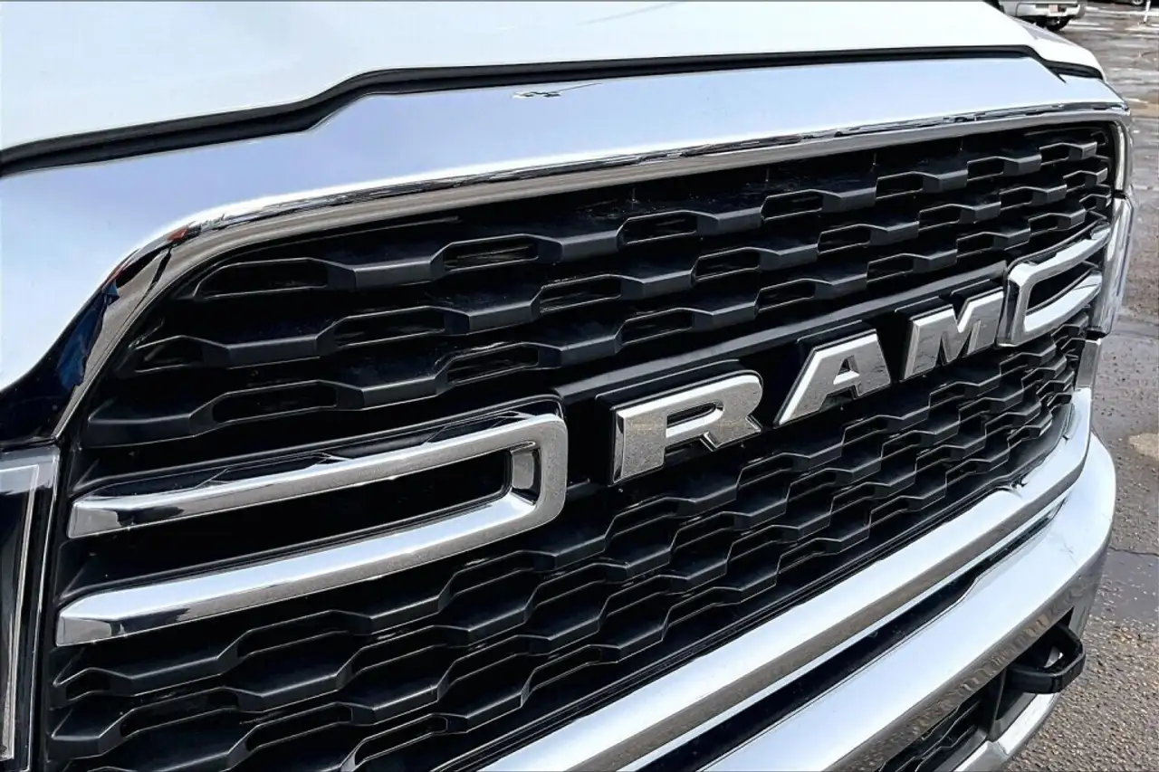 RAM 3500 снимка RAM 3500