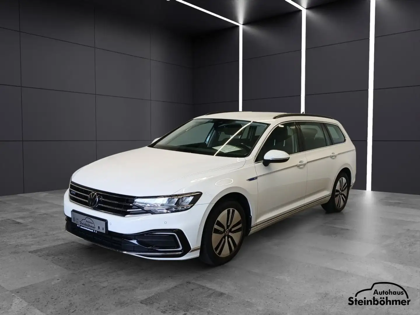 Volkswagen Passat Variant GTE 1.4 TSI DSG Rear View NAVI ACC Weiß - 2