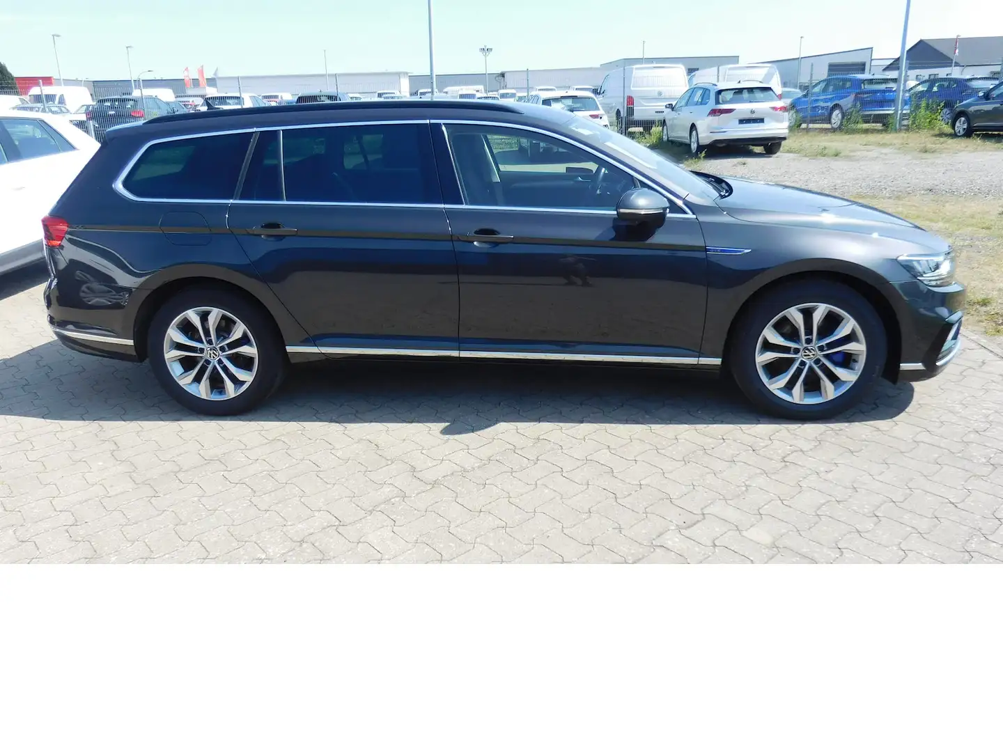 Volkswagen Passat Variant 1.4 GTE Benzin/Hybri TSI DSG Navi Grau - 2