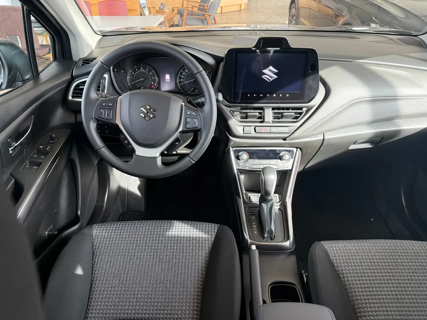 Suzuki S-Cross 1,4 HYBRID shine A/T *Aktion im März* Grau - 2
