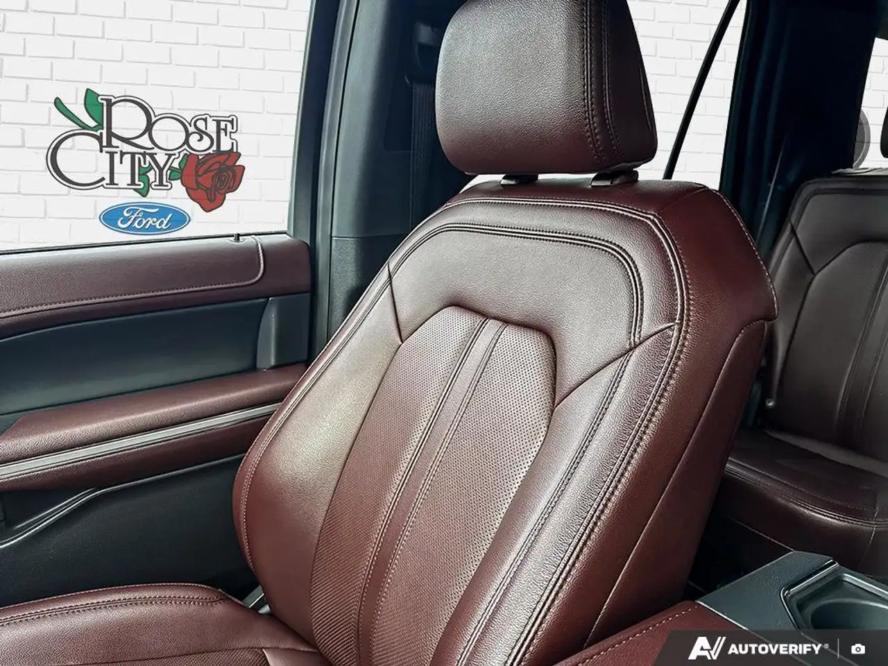 Ford Expedition снимка Ford Expedition