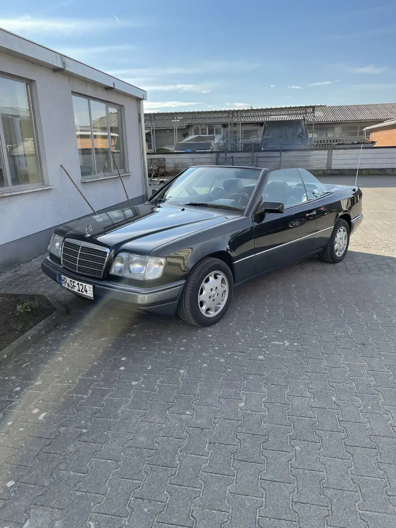 Mercedes-Benz E 220 - 1