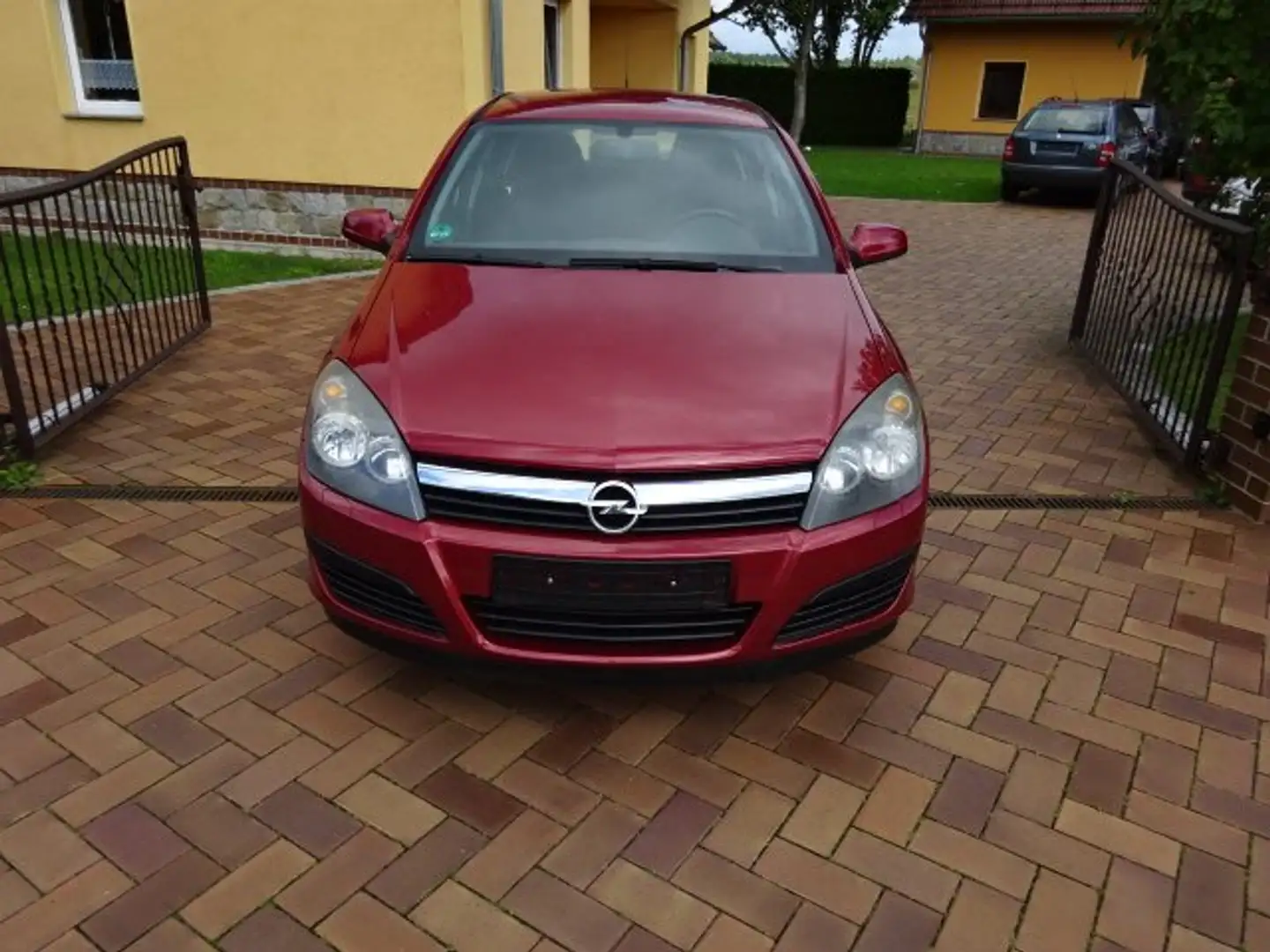 Opel Astra Astra Fließheck  5-Türer 1.4+TüV 04/2026 Rot - 2