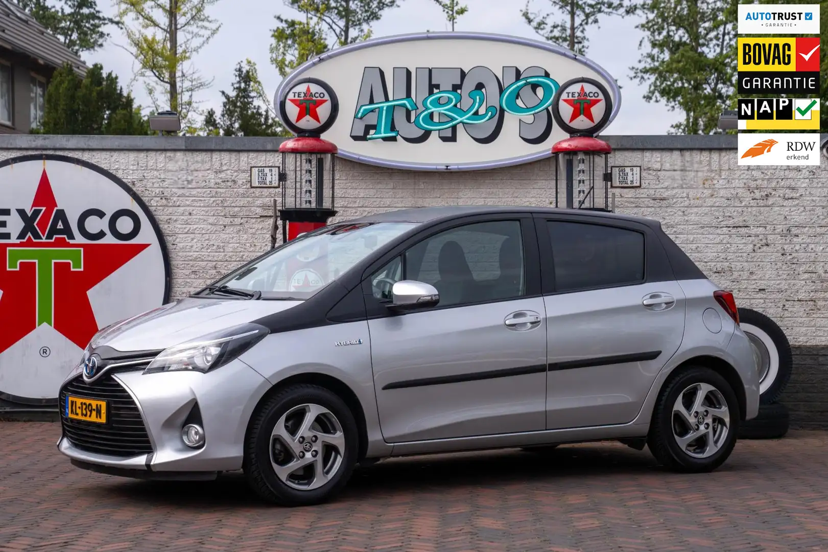Toyota Yaris 1.5 Hybrid Trend Bi-Tone 2e Eig 47.200 km +NAP NL Grijs - 1
