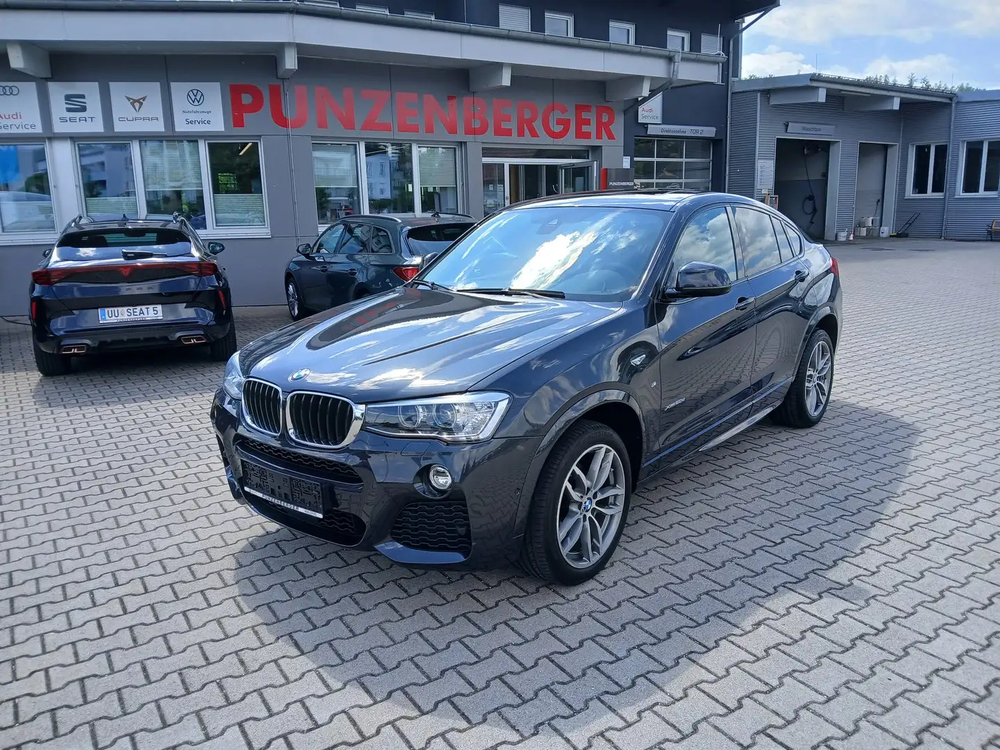 BMW X4 xDrive 20d Österreich-Paket Aut. Schwarz - 2
