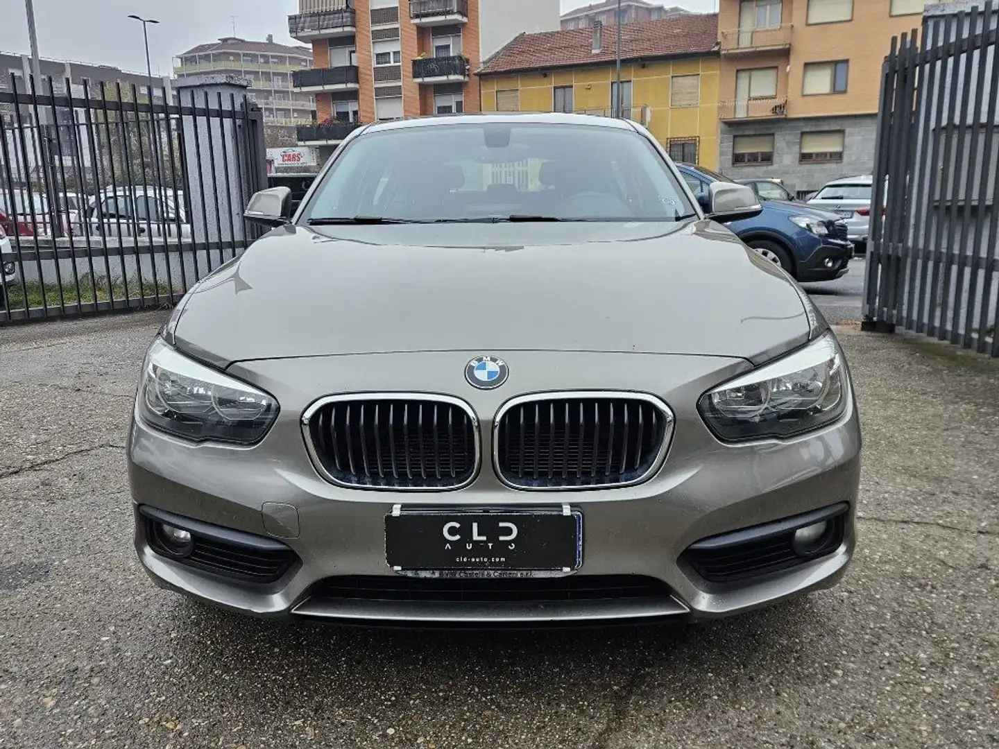 BMW 116 i 5p. Advantage Grijs - 2