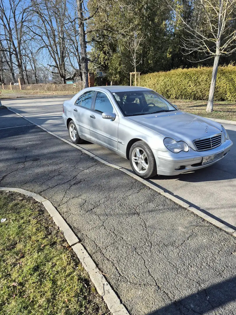 Mercedes-Benz 180 - 1