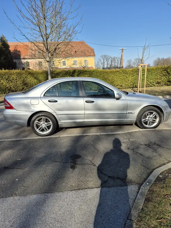 Mercedes-Benz 180, foto 3