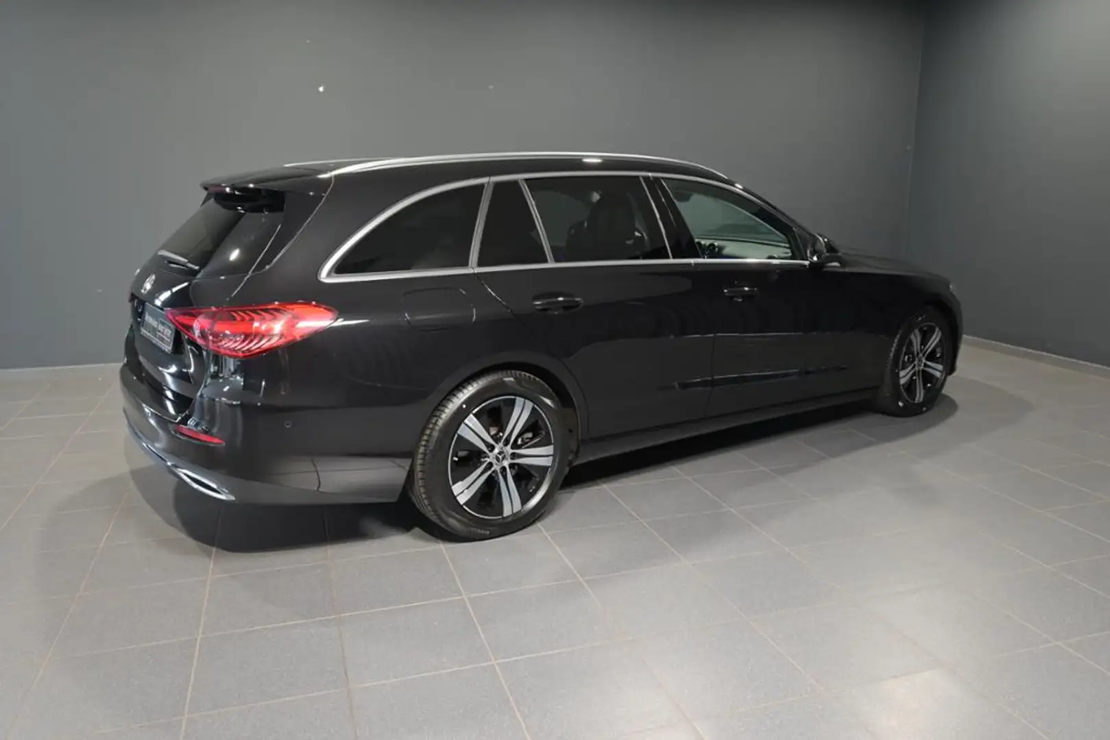 Mercedes-Benz C 220 d T LED/KAMERA/NAVI/AHK Schwarz - 2