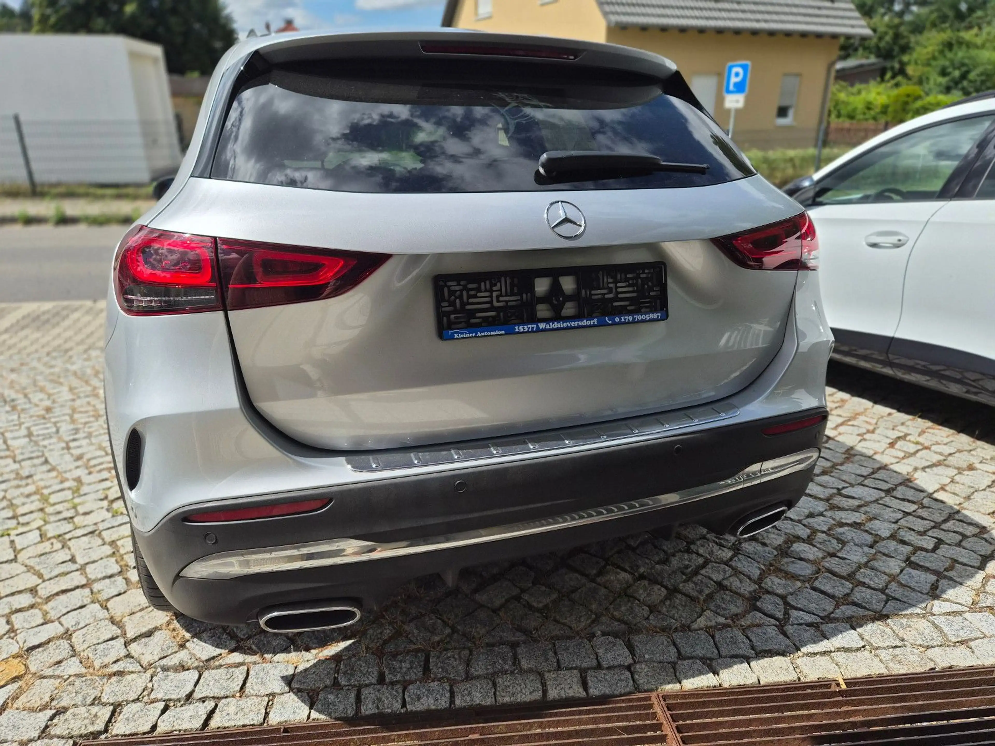 Mercedes-Benz GLA 250 4Matic AMG Line Panorama/LED/AHK — photo 7