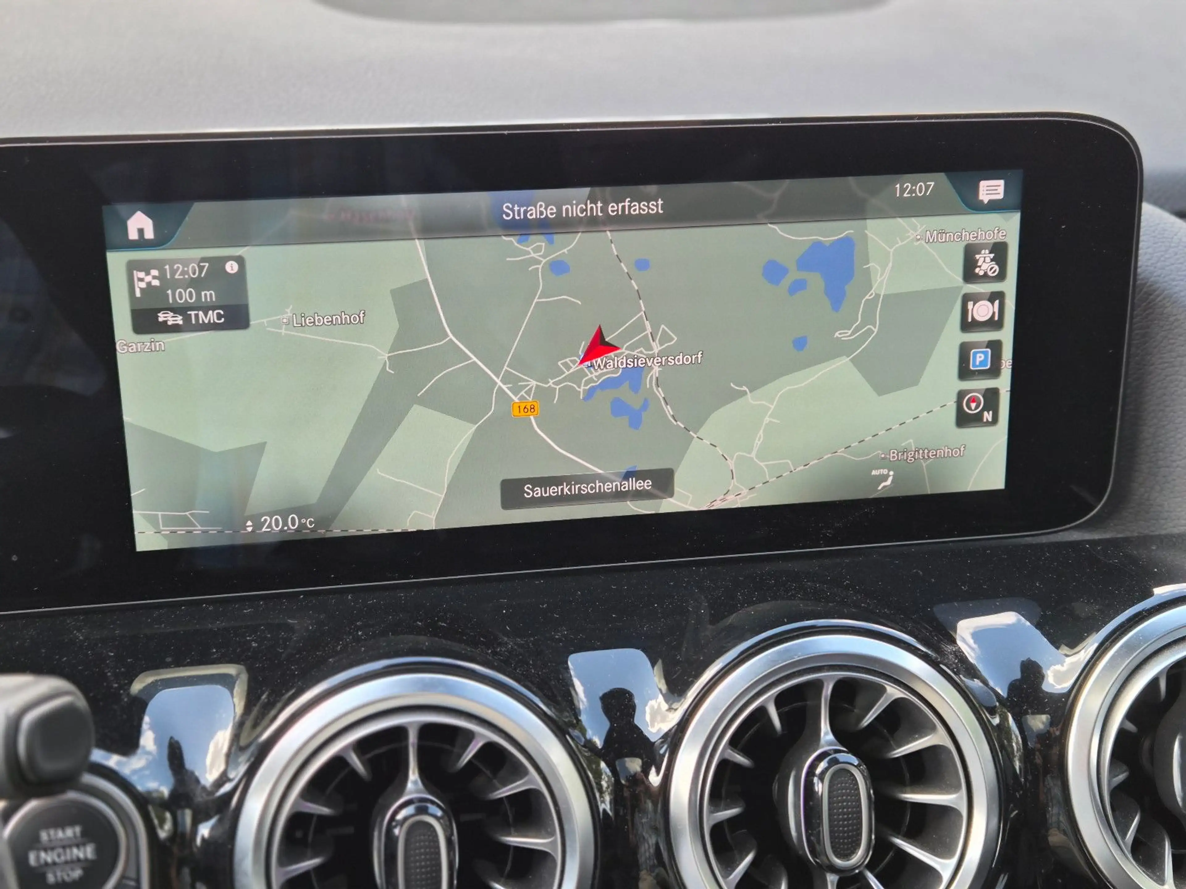 Mercedes-Benz GLA 250 4Matic AMG Line Panorama/LED/AHK — photo 10