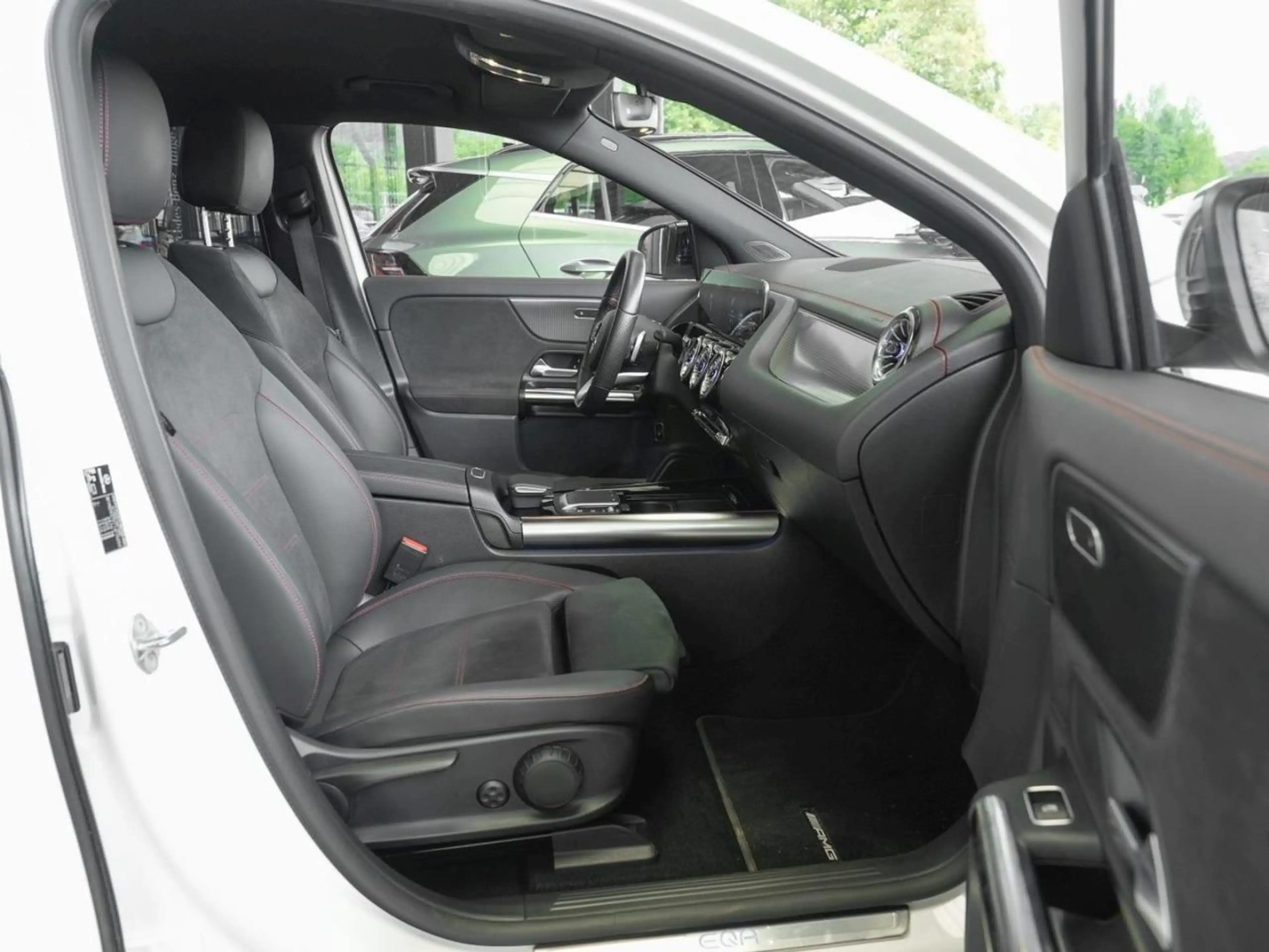 Mercedes-Benz EQA 250 AMG Night EasyPack Kamera SpurH ParkA — photo 9