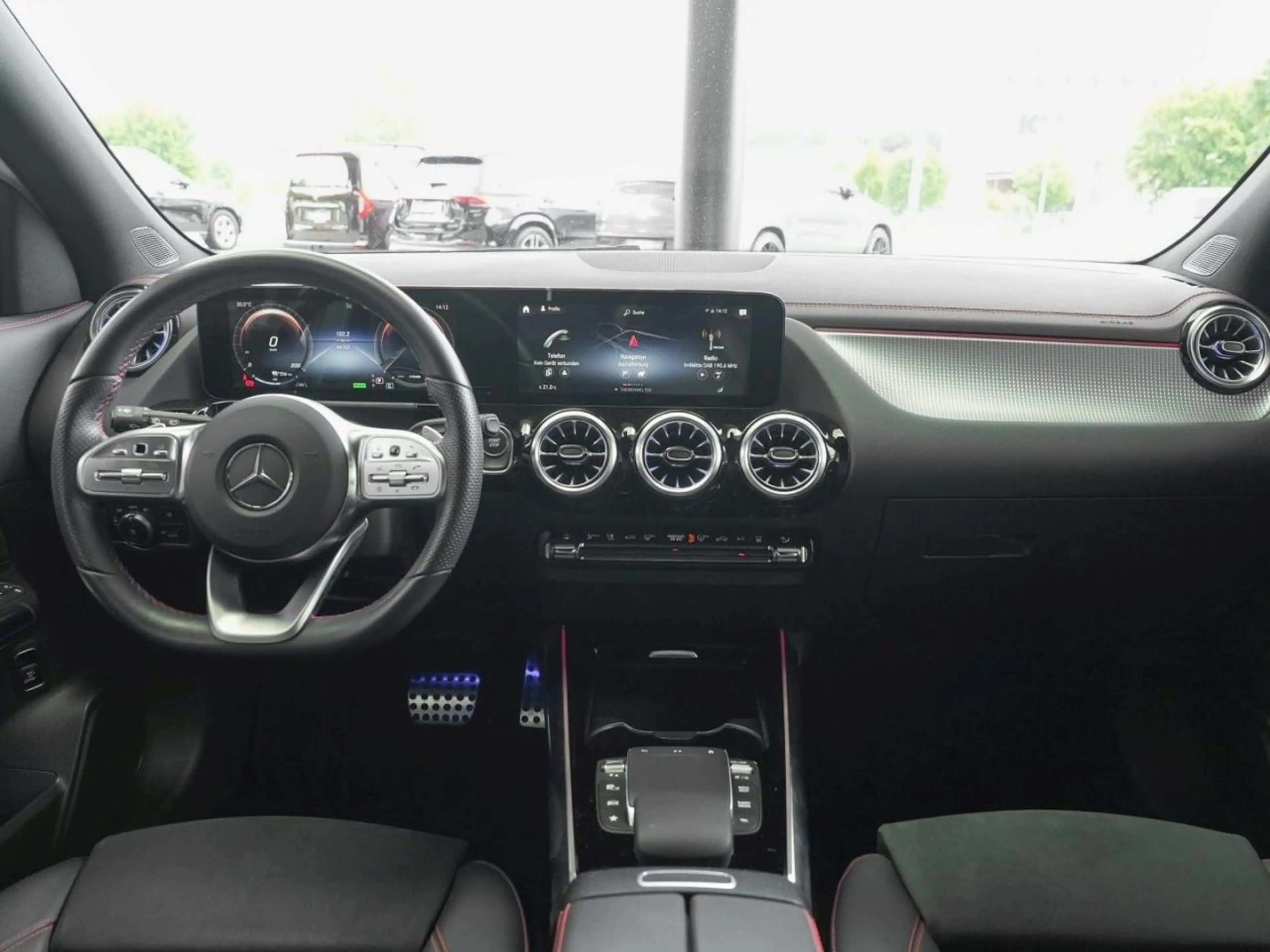 Mercedes-Benz EQA 250 AMG Night EasyPack Kamera SpurH ParkA — photo 12