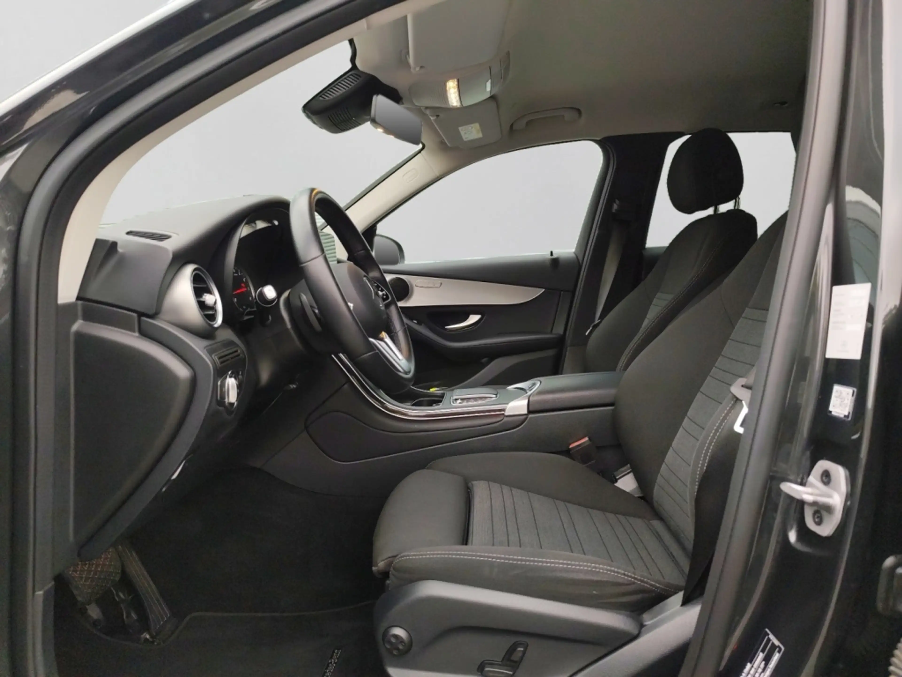 Mercedes-Benz GLC 200 4M AMBI|MBUX|SHZ|TEMP|AHK|KAM|KEYL|DAB — photo 9