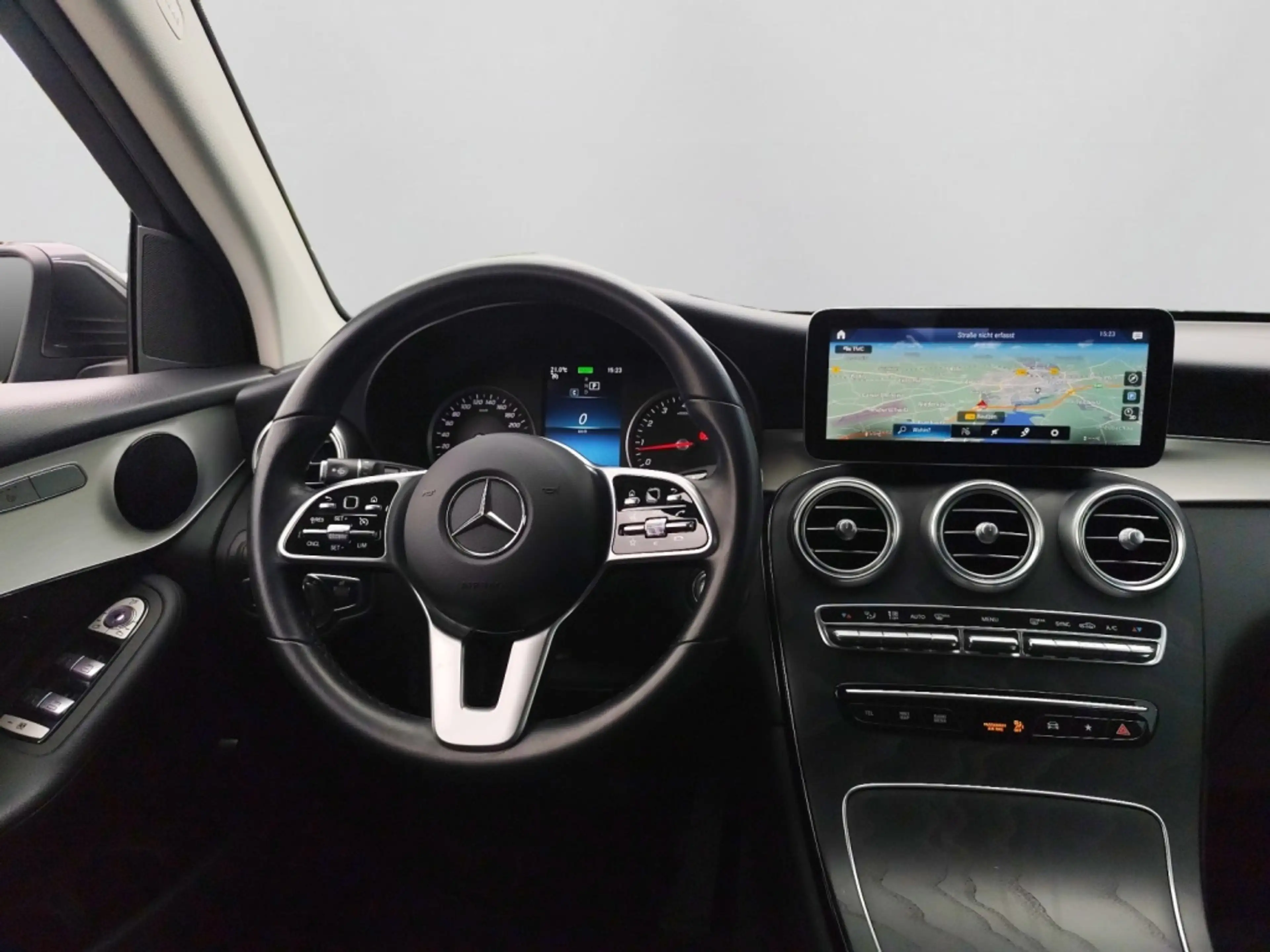Mercedes-Benz GLC 200 4M AMBI|MBUX|SHZ|TEMP|AHK|KAM|KEYL|DAB — photo 10