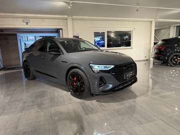 340PK 95Kwh * BLACK PACK * MATRIX * CAR PLAY * CAM