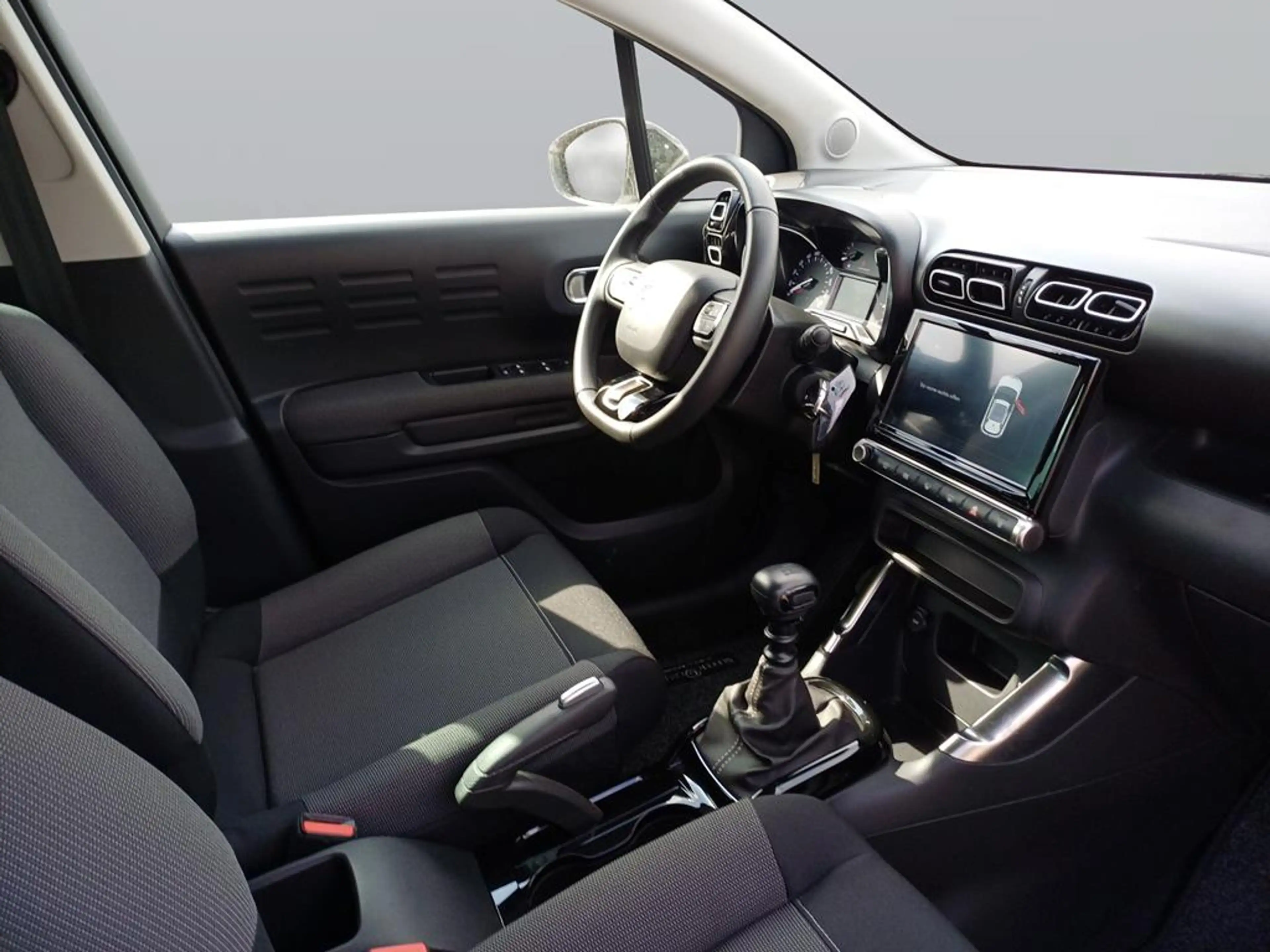 Citroen C3 Aircross PureTech 110 S&S Shine — photo 10