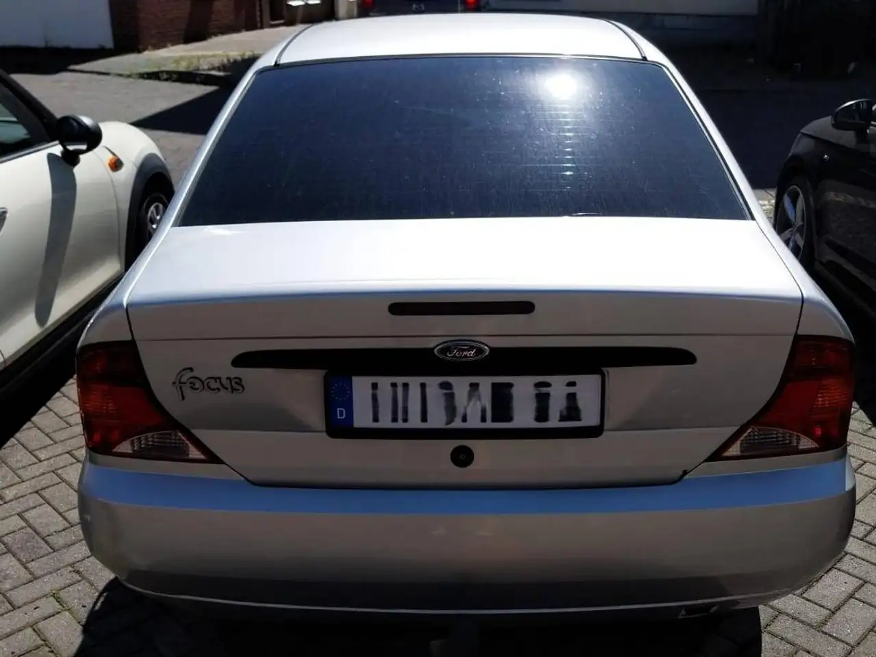Ford Focus Stufenheck 1.6 Futura TÜV neu bis 6 2028, foto 5