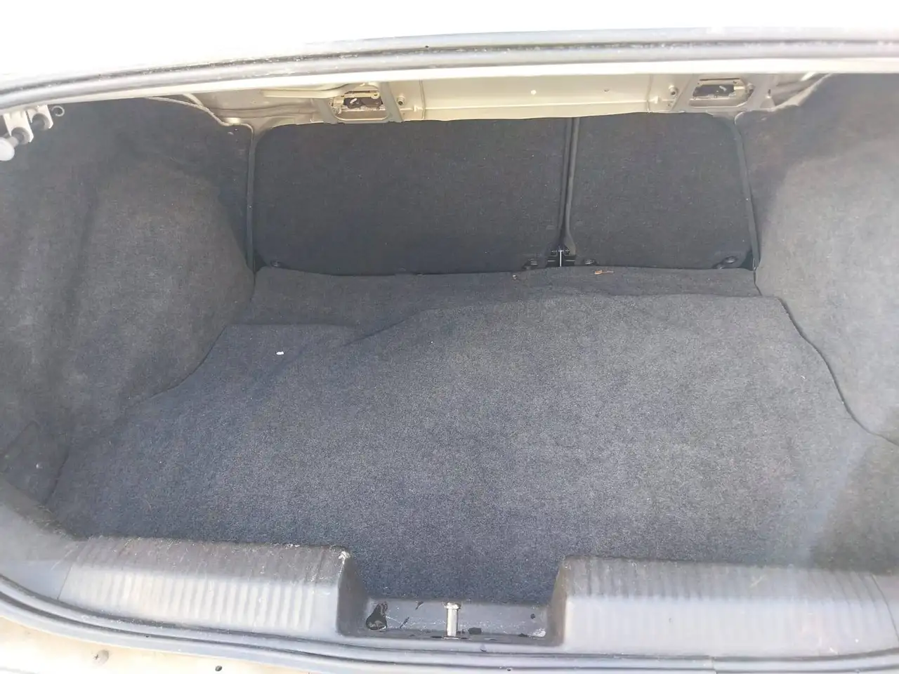 Ford Focus Stufenheck 1.6 Futura TÜV neu bis 6 2028, foto 8