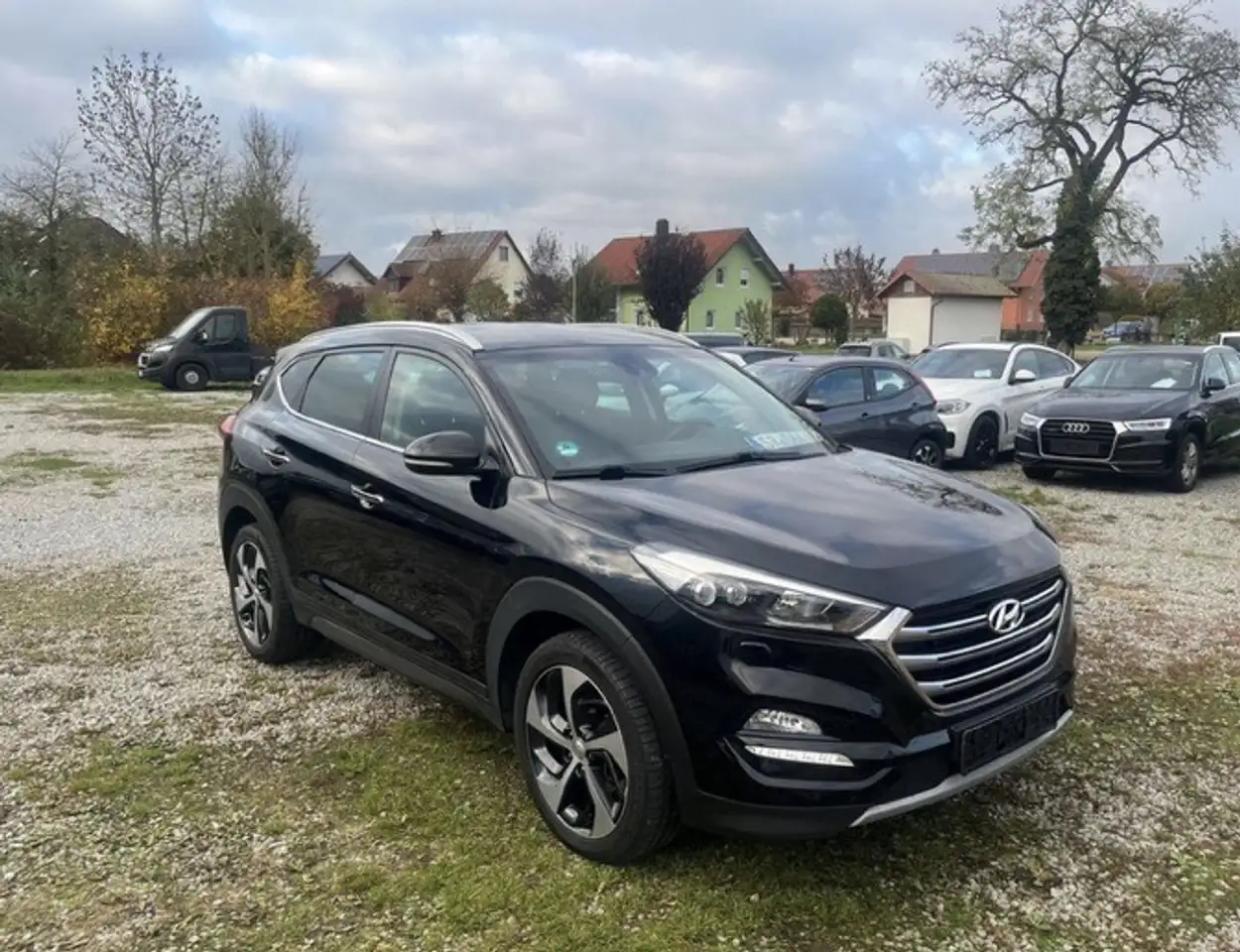 Hyundai TUCSON 2.0 CRDi 4WD Premium — photo 1 of 13