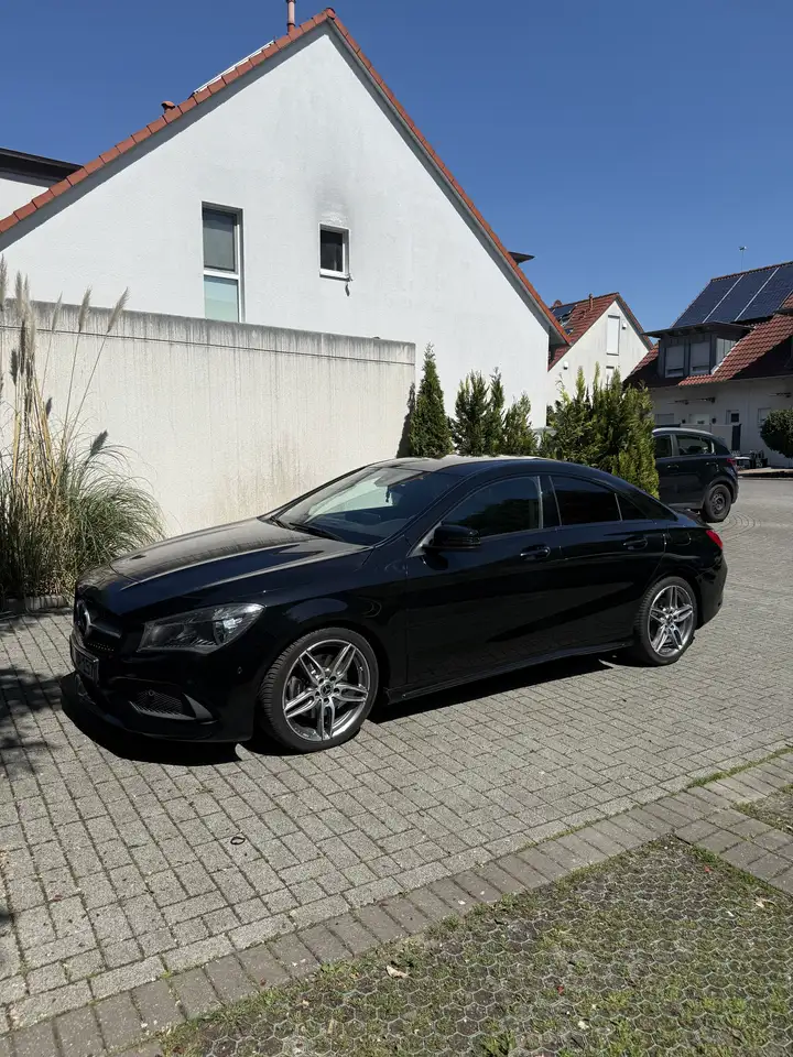 Mercedes-Benz CLA 220
