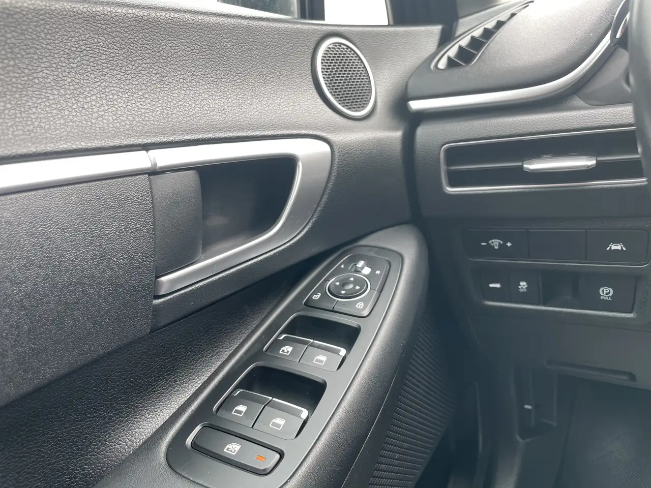 Hyundai SONATA снимка Hyundai SONATA