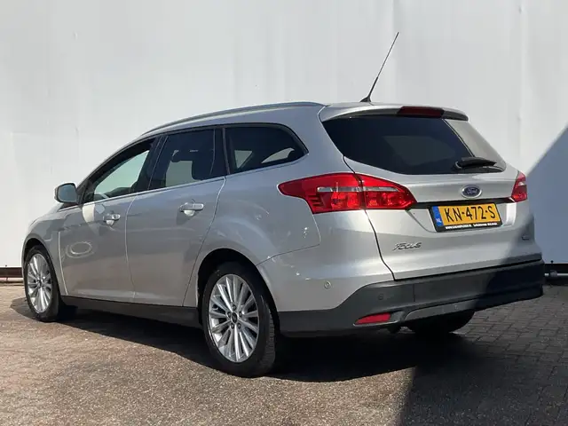 Ford Focus view 10