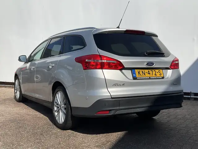 Ford Focus view 11