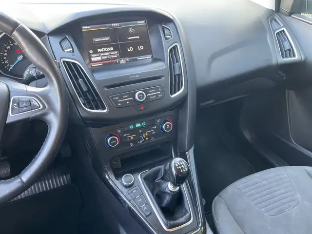 Ford Focus view 4