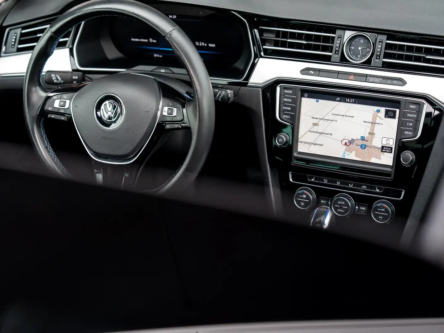 Volkswagen Passat Variant 1.4 TSI GTE Highline | Trekhaak | Schuif/ Kantel P Grijs - 2