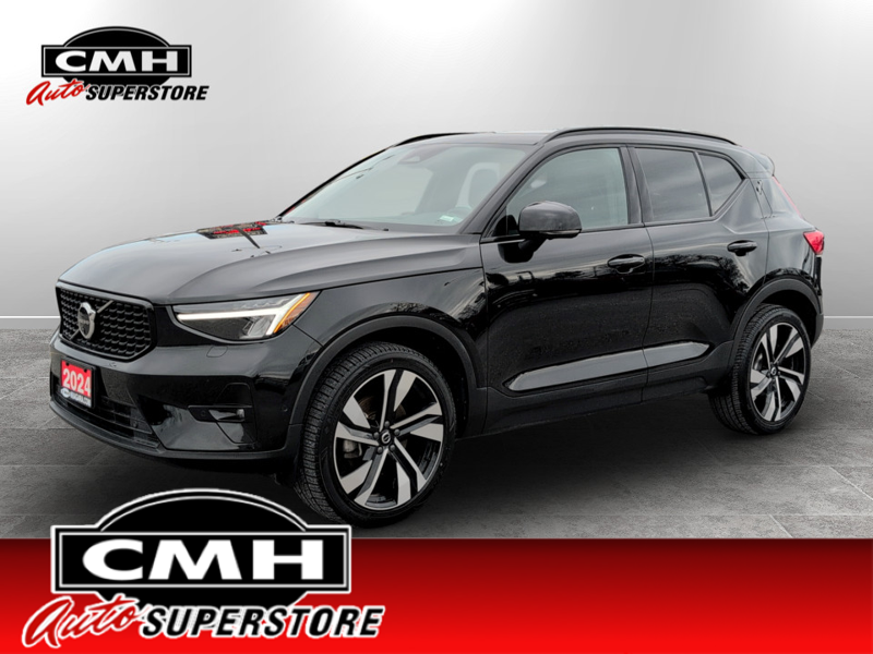 2024 Volvo XC40 B5 Plus Dark Theme  **MHEV - SUNROOF**