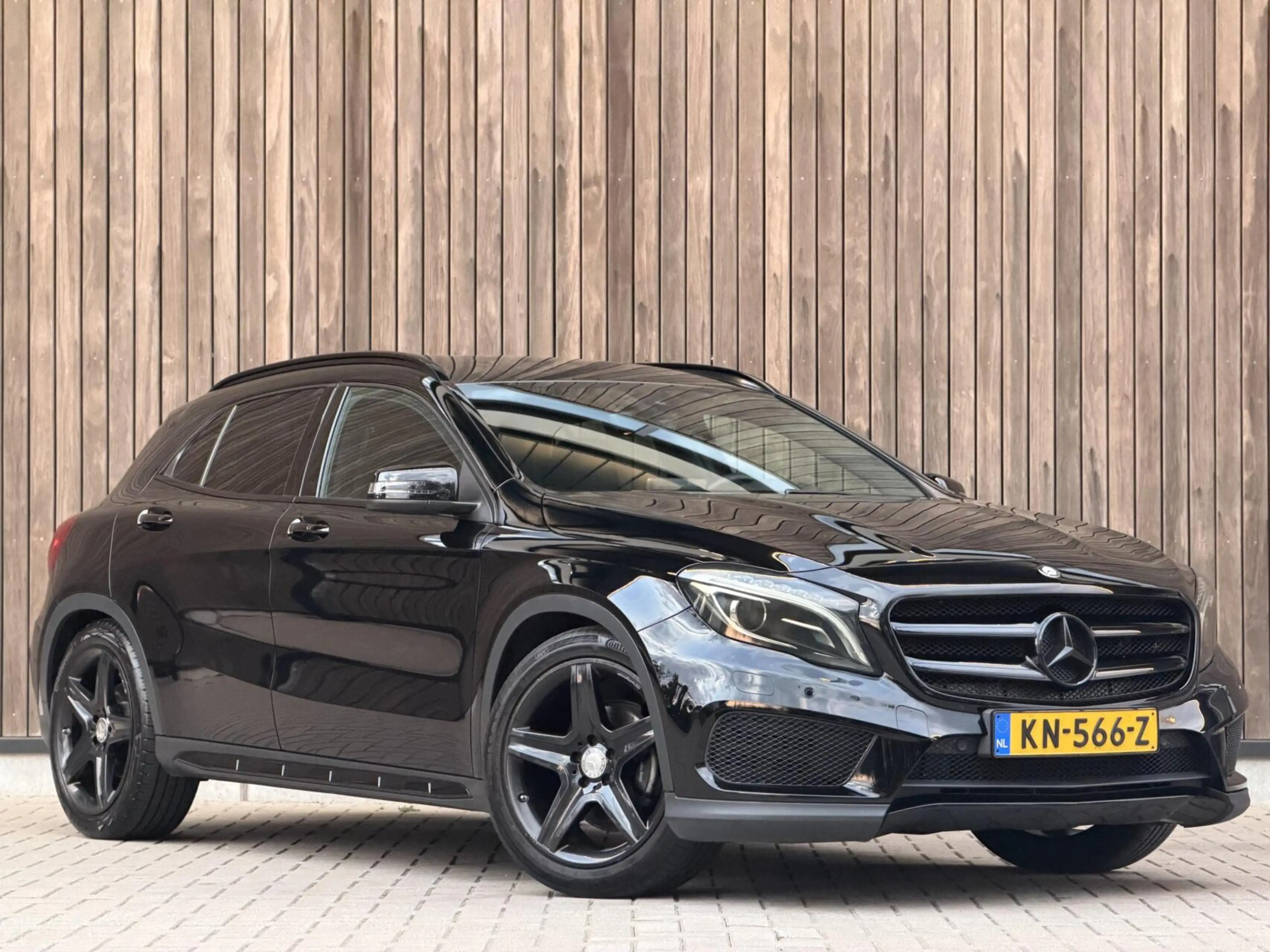 Mercedes-Benz GLA 180 AMG Night Edition Plus | TREKHAAK | XENON | NL-AUT — photo 6