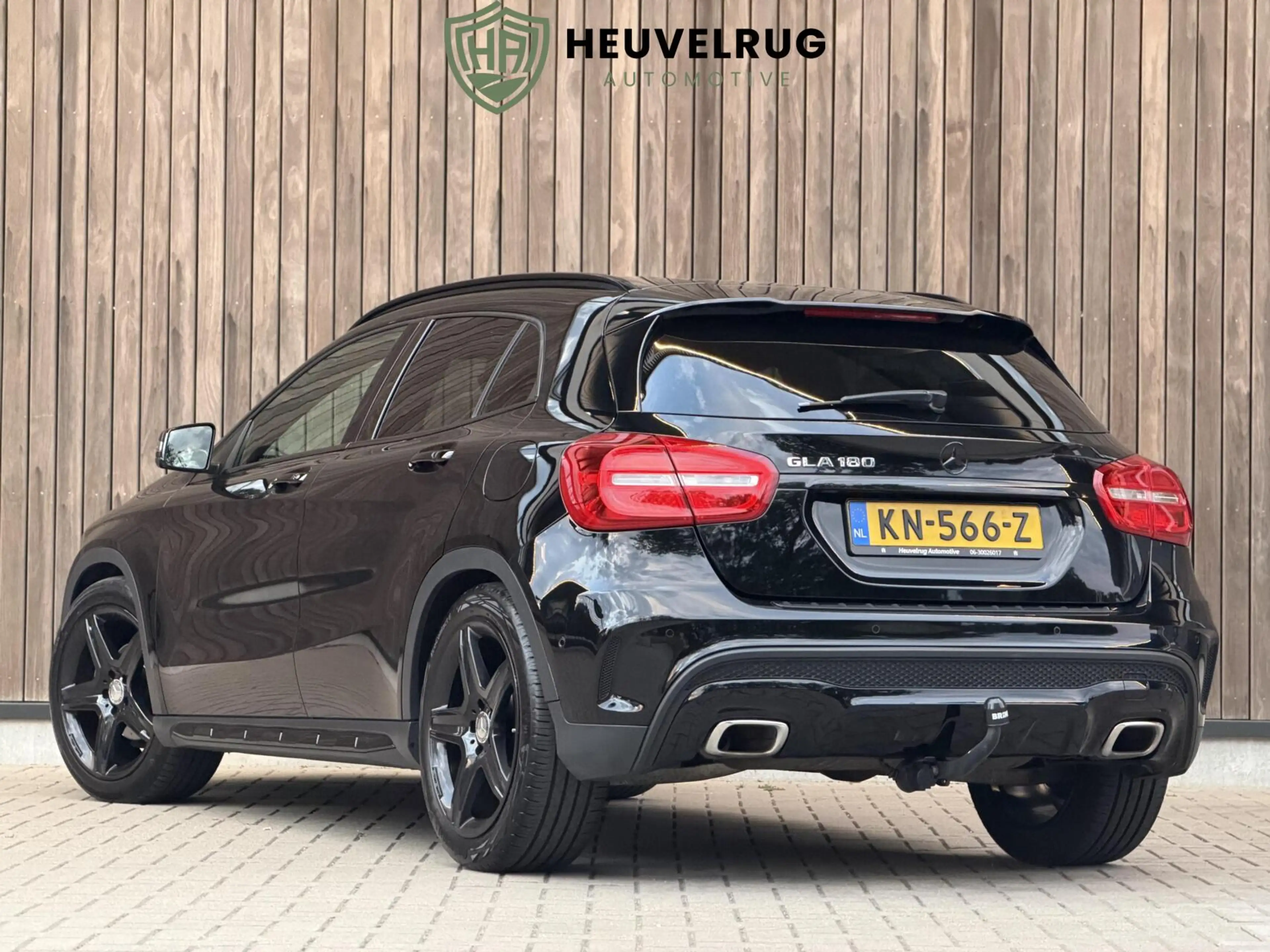 Mercedes-Benz GLA 180 AMG Night Edition Plus | TREKHAAK | XENON | NL-AUT — photo 2