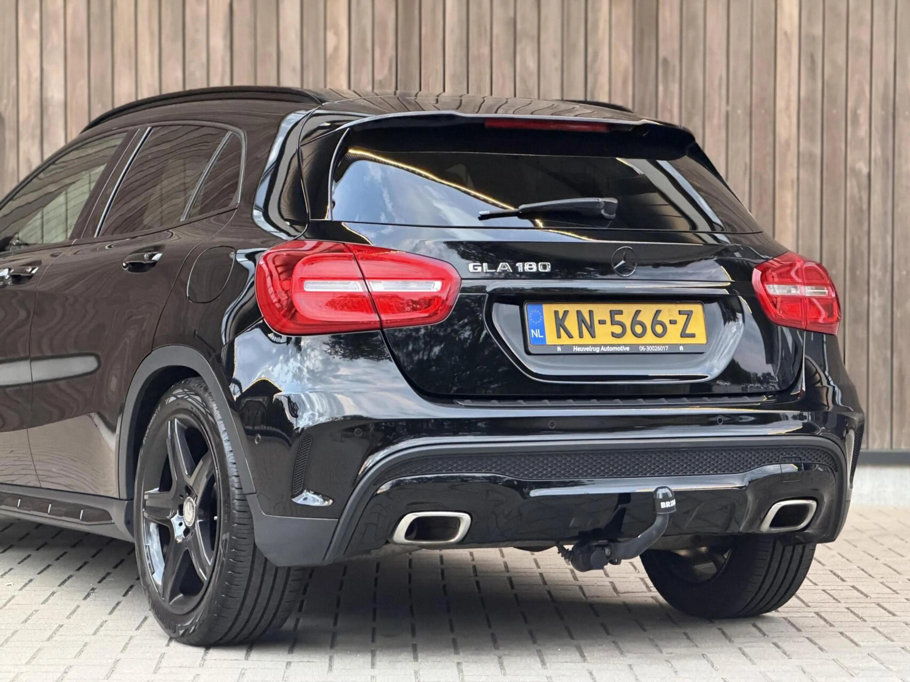 Mercedes-Benz GLA 180 AMG Night Edition Plus | TREKHAAK | XENON | NL-AUT — photo 11