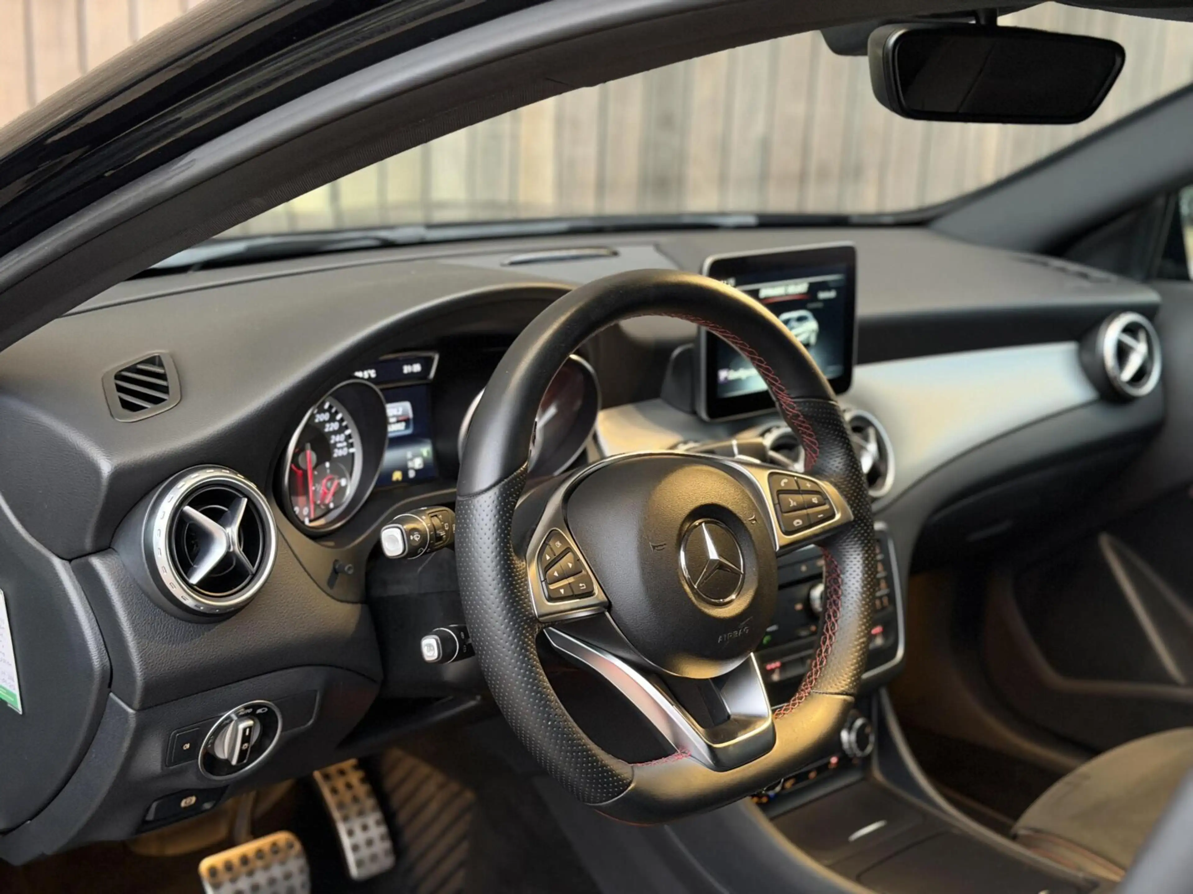 Mercedes-Benz GLA 180 AMG Night Edition Plus | TREKHAAK | XENON | NL-AUT — photo 13