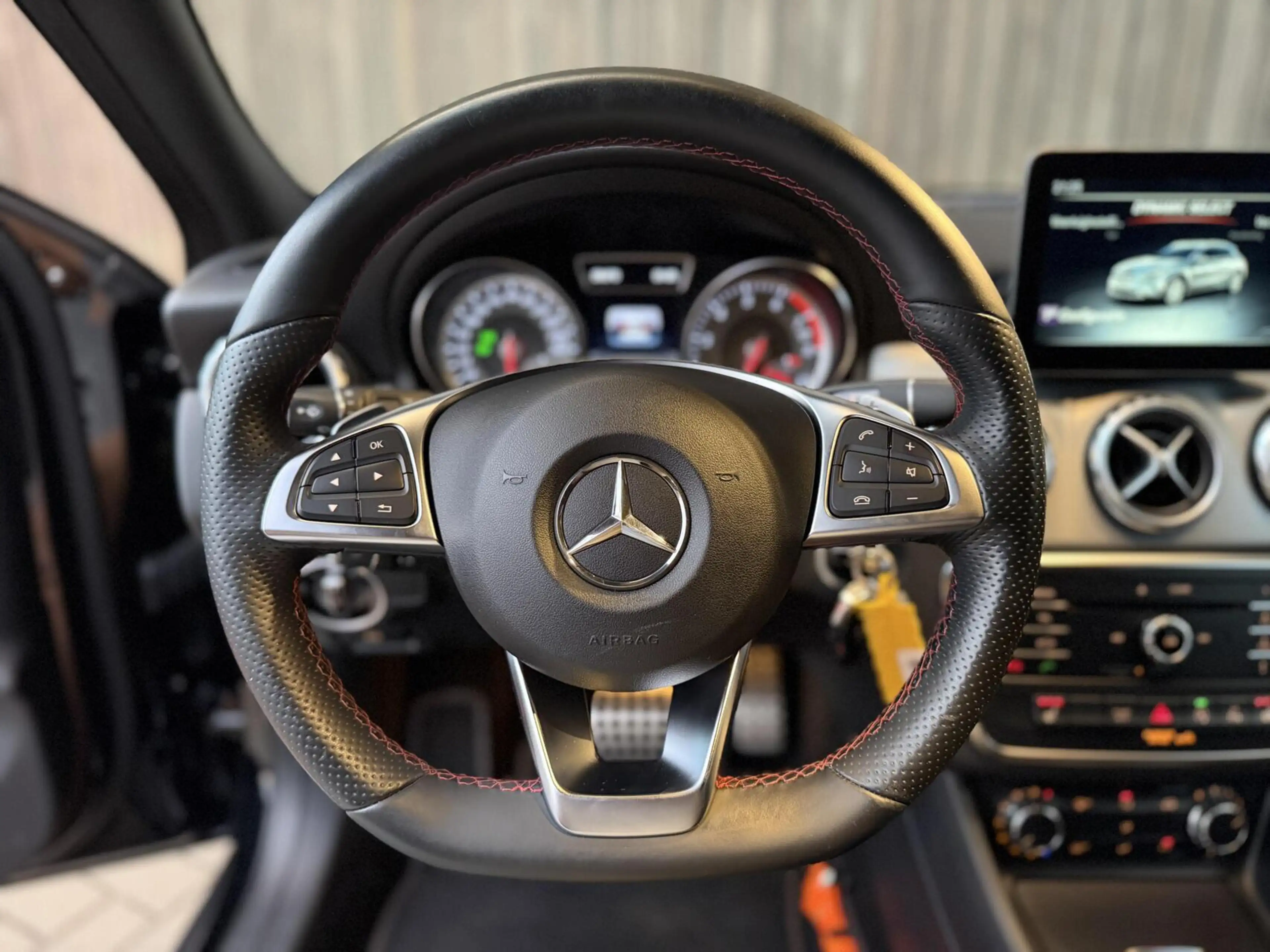 Mercedes-Benz GLA 180 AMG Night Edition Plus | TREKHAAK | XENON | NL-AUT — photo 14