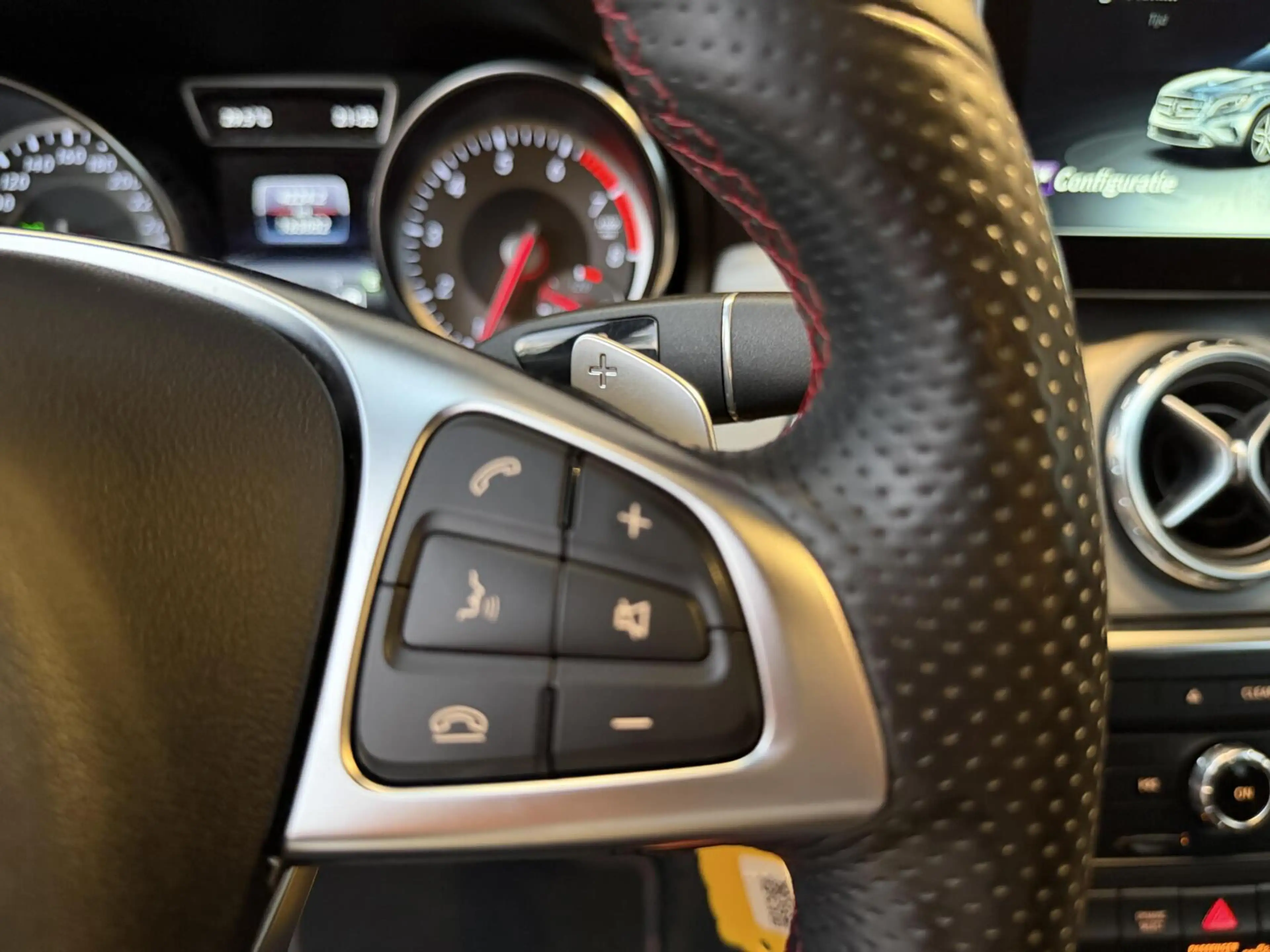 Mercedes-Benz GLA 180 AMG Night Edition Plus | TREKHAAK | XENON | NL-AUT — photo 15