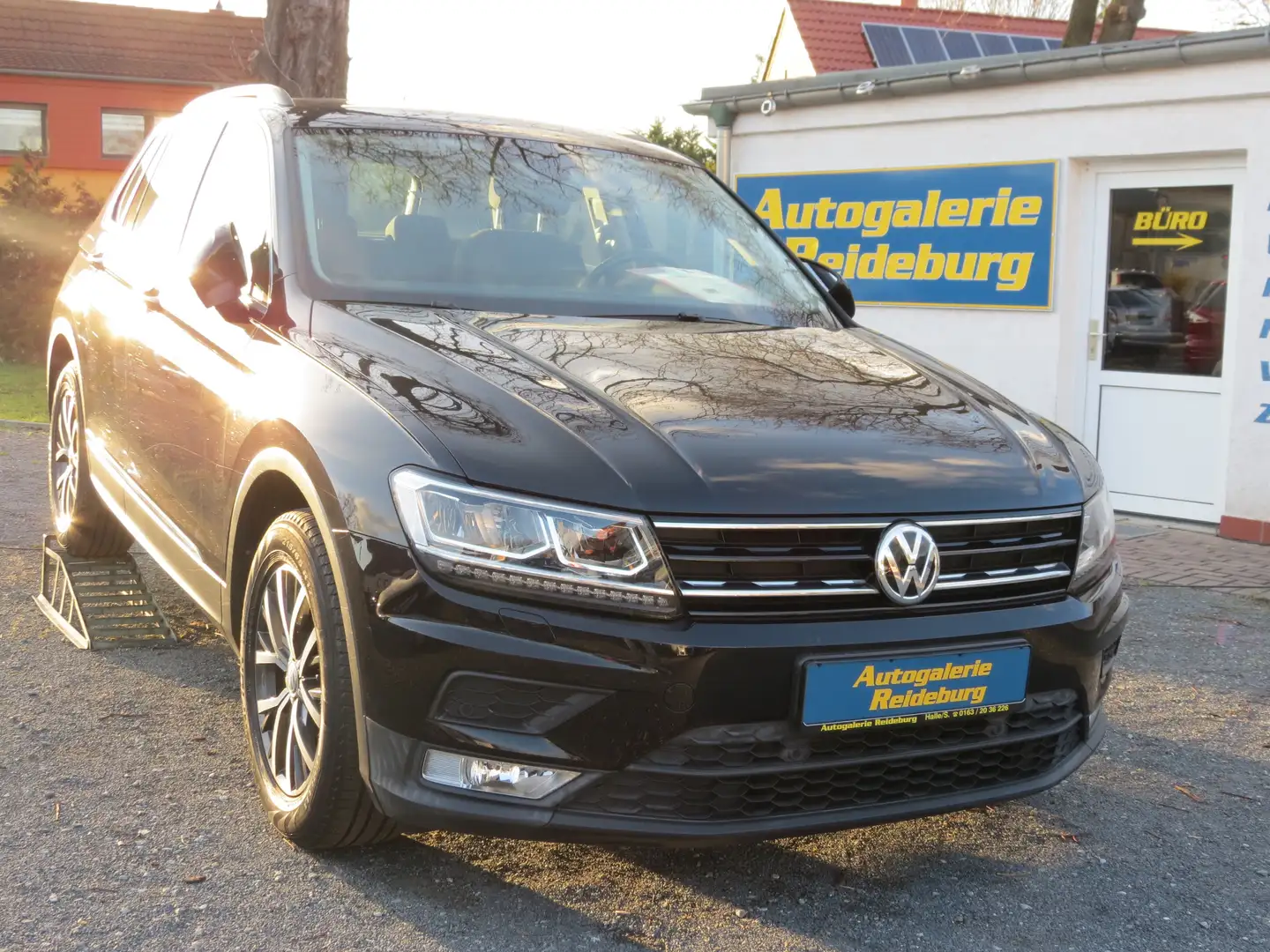 Volkswagen Tiguan Comfortline BMT/Start-Stopp LED!! Viele Highlights Zwart - 1