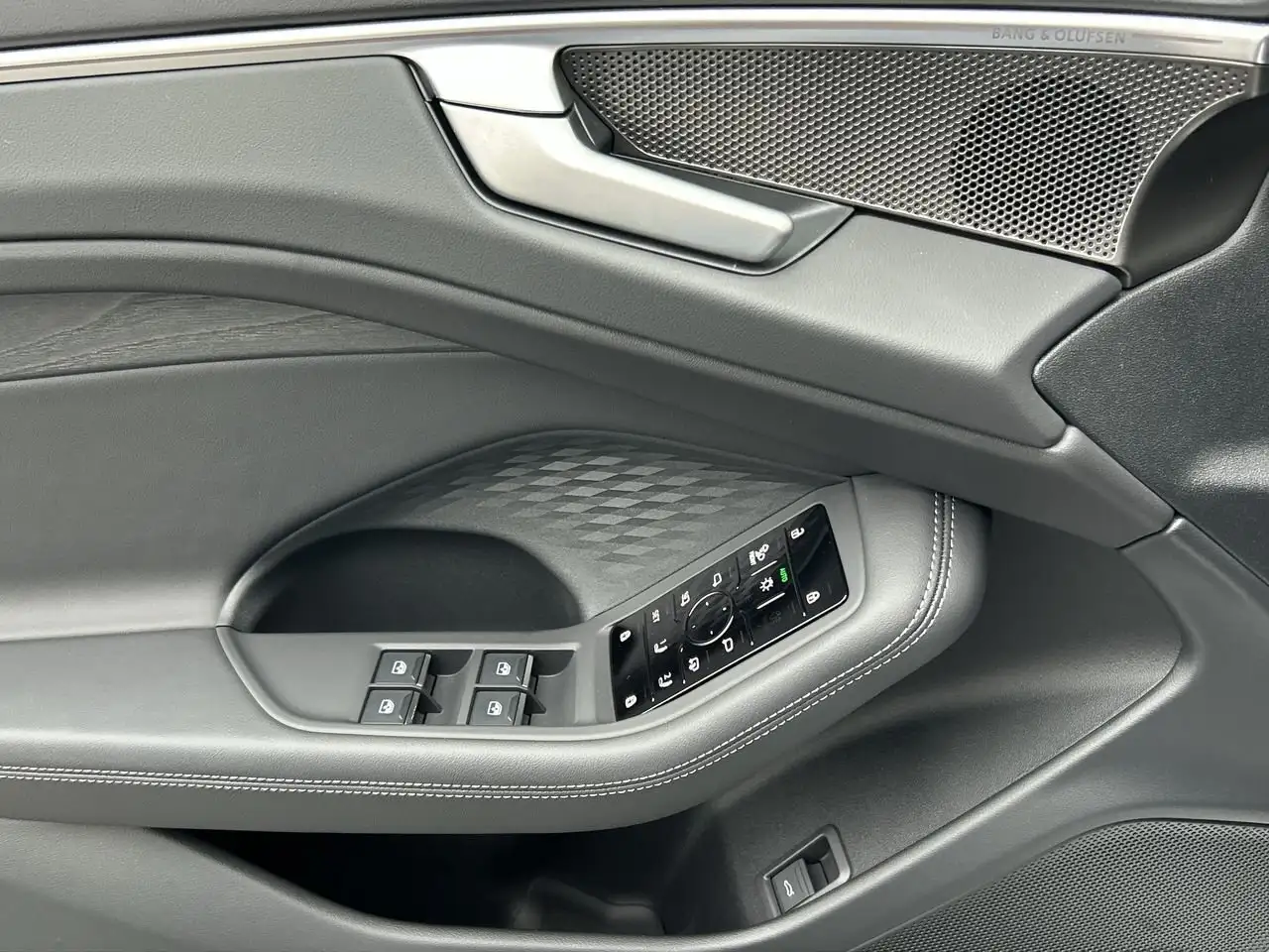 Audi A6 снимка Audi A6