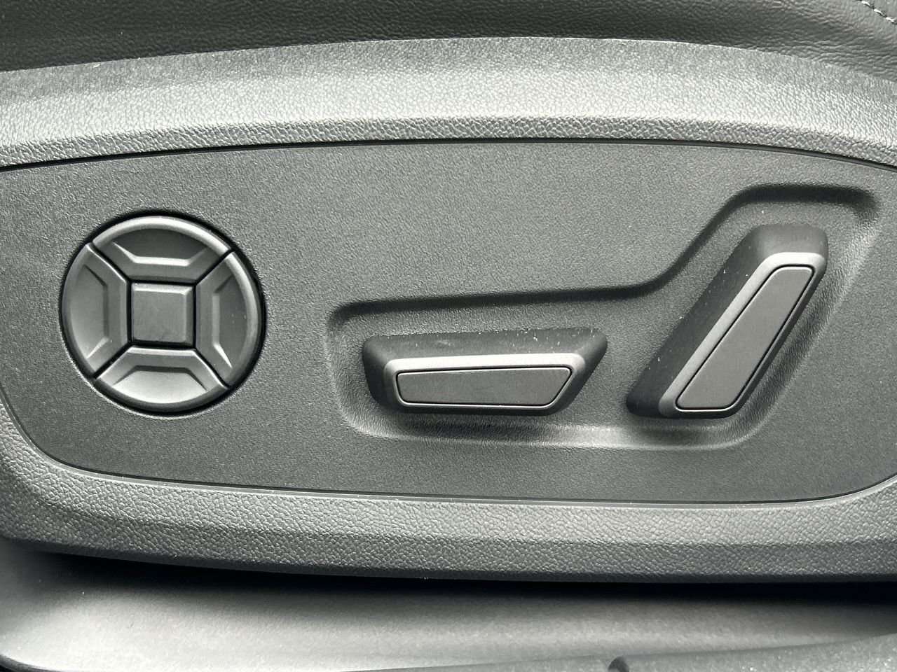 2026 Audi A6 TFSI quattro Technik WHERE TIMELESS DESIGN MEETS M thumb 20